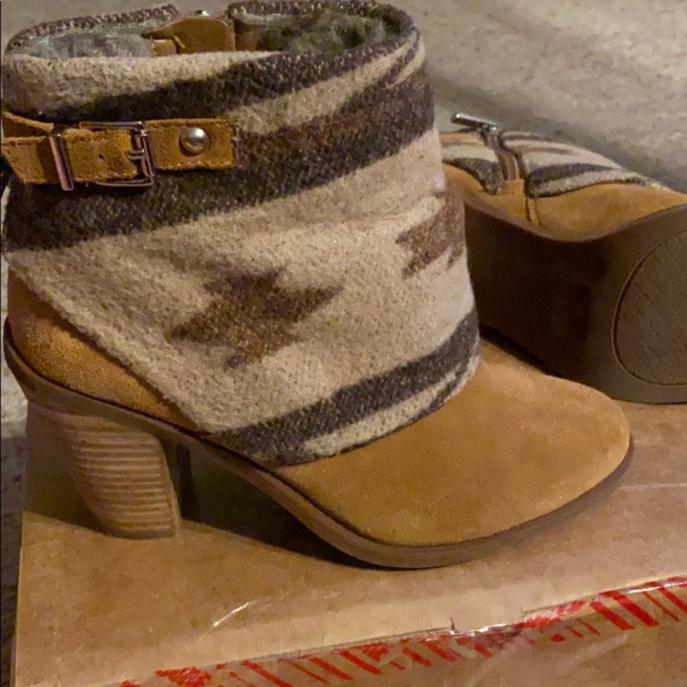 Jessica Simpson Booties Size 6.5